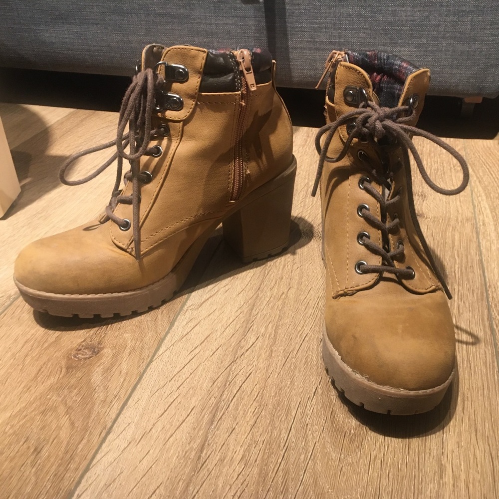 Ankle boots